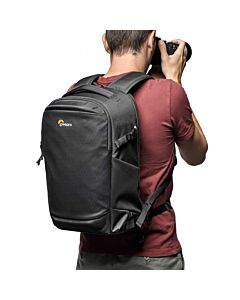 camera-backpack-lowepro--flipside-iii-lp37350-pww-use Kopie.jpg