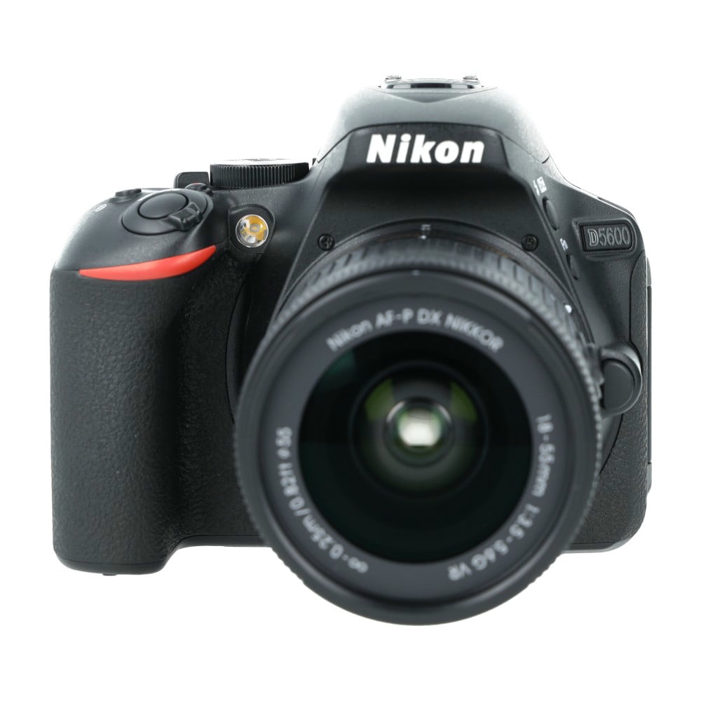 Nikon D5600 + 18-55mm_1.jpg
