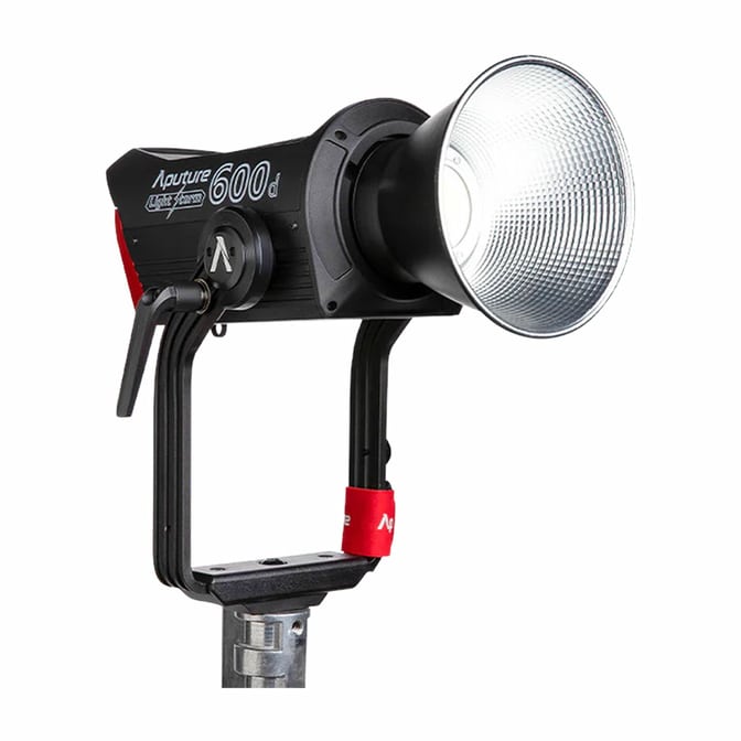 Aputure-600d-1.jpg