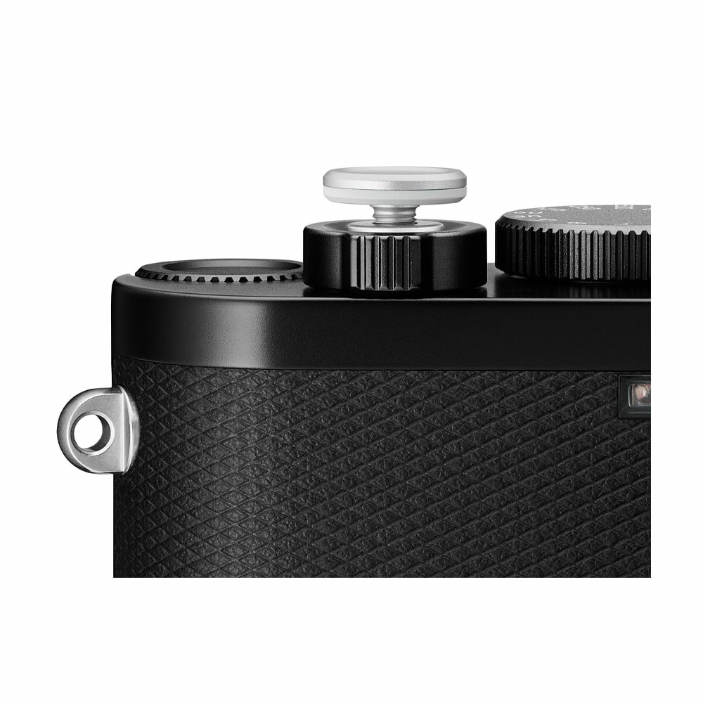 Leica-soft-release-q3-silver-02.jpg
