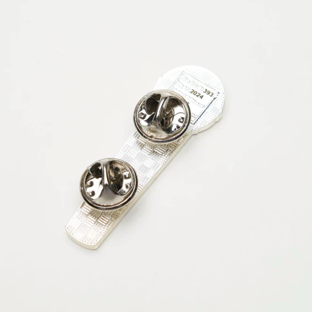 ShureSm58DynamicMicrophoneEnamelPin-Iconicmusicgearaccessory28_720x Kopie.jpg