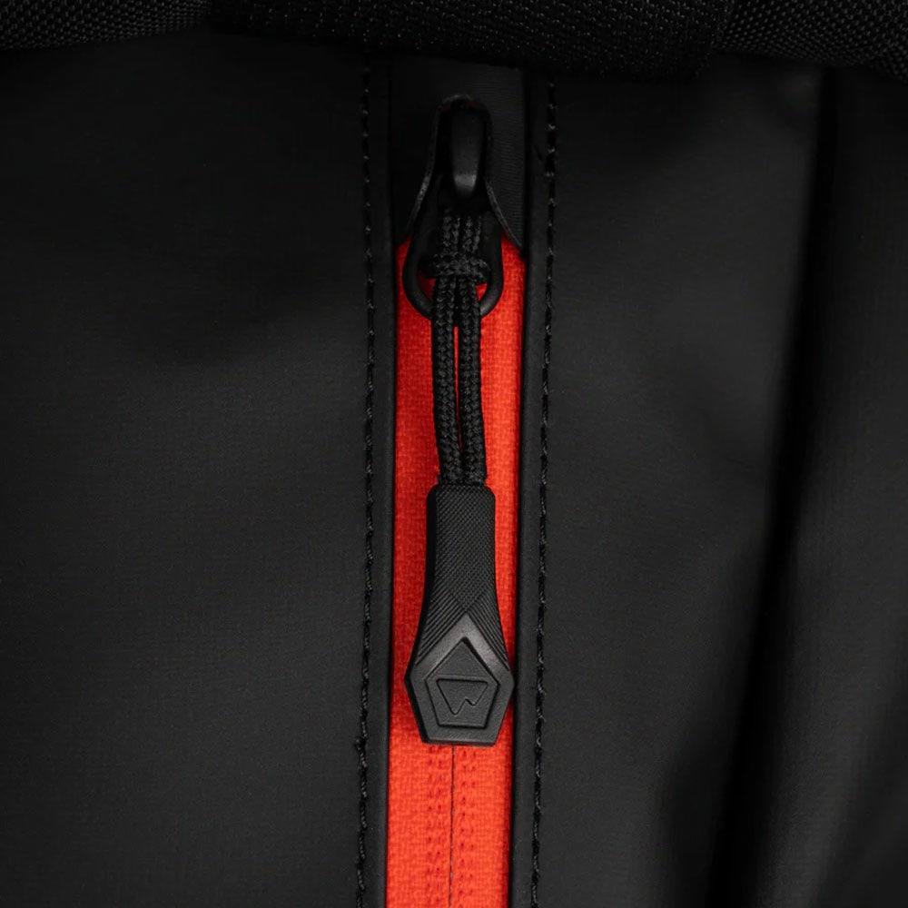 Wandrd-10Y-PB-4-Zipper.jpg