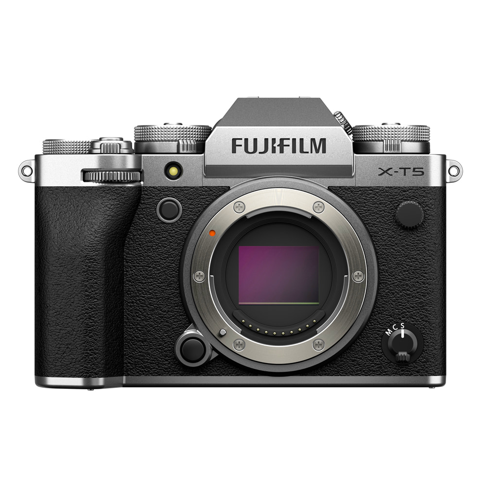 Fujifilm_X-T5_body_silver_01.jpg