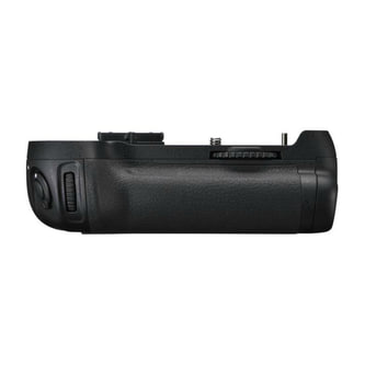Nikon MB-D12 .jpg