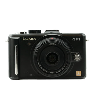 Occasion Panasonic DMC-GF1 Schwarz + 14mm f/2.5 G ASPH