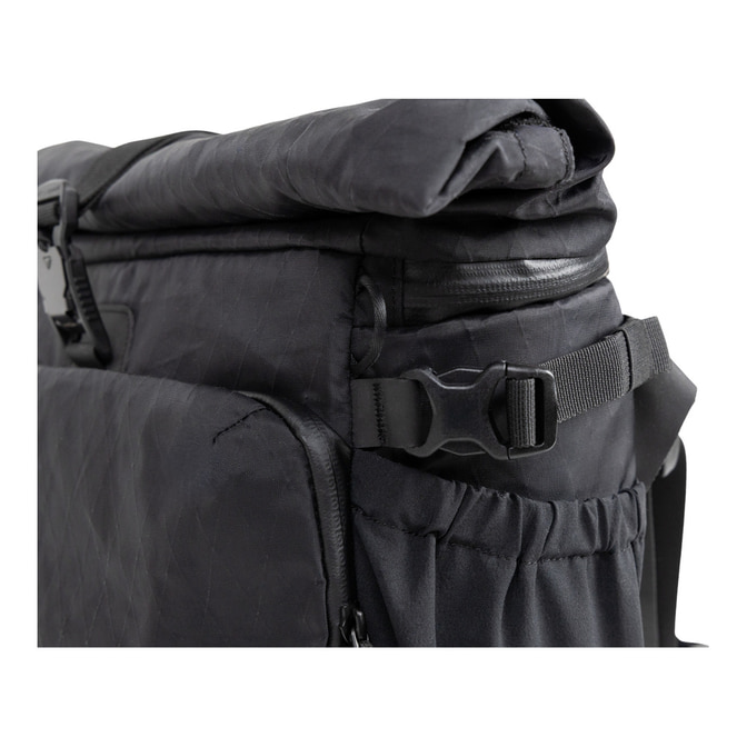 Element sling 12L - Volcano Black - 10.jpg