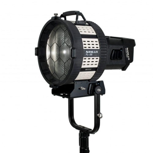 Zumirent Nanlux Evoke 1200 LED + FL-35 Fresnel