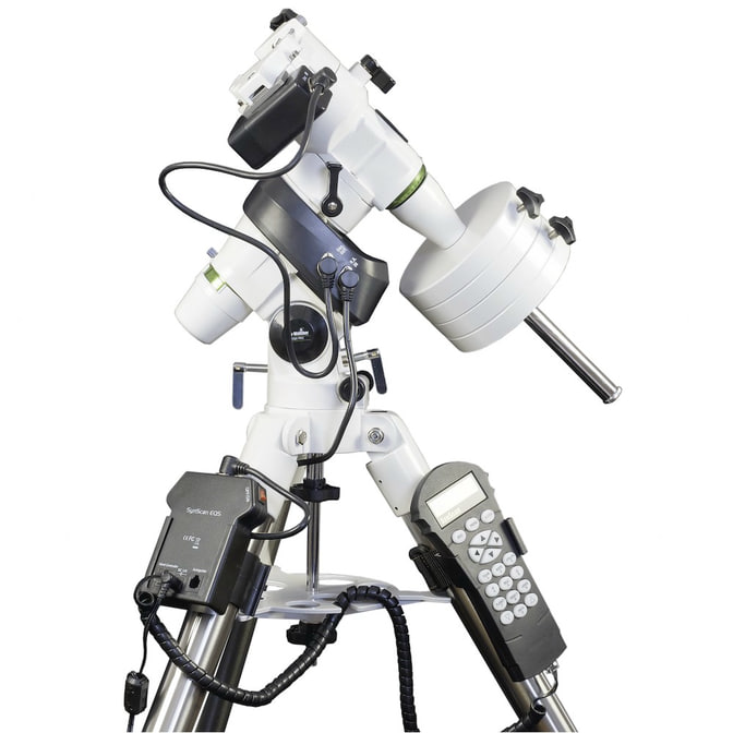 Sky Watcher Explorer-200P 200mm f/5 + EQ5 Pro