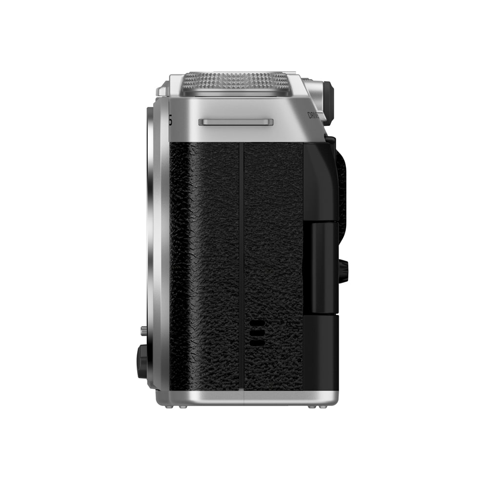 Fujifilm_X-M5_Body_silver_03.jpg