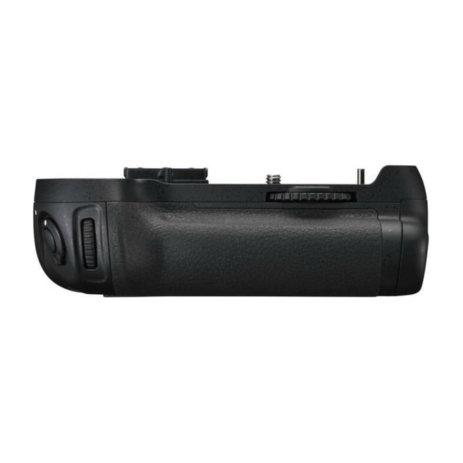 Nikon MB-D12 .jpg