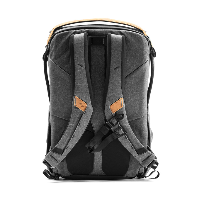 Backpack 30L grau4.jpg