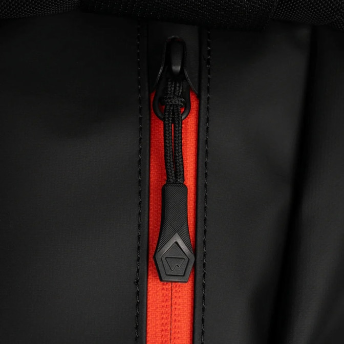 Wandrd-10Y-PB-4-Zipper.jpg