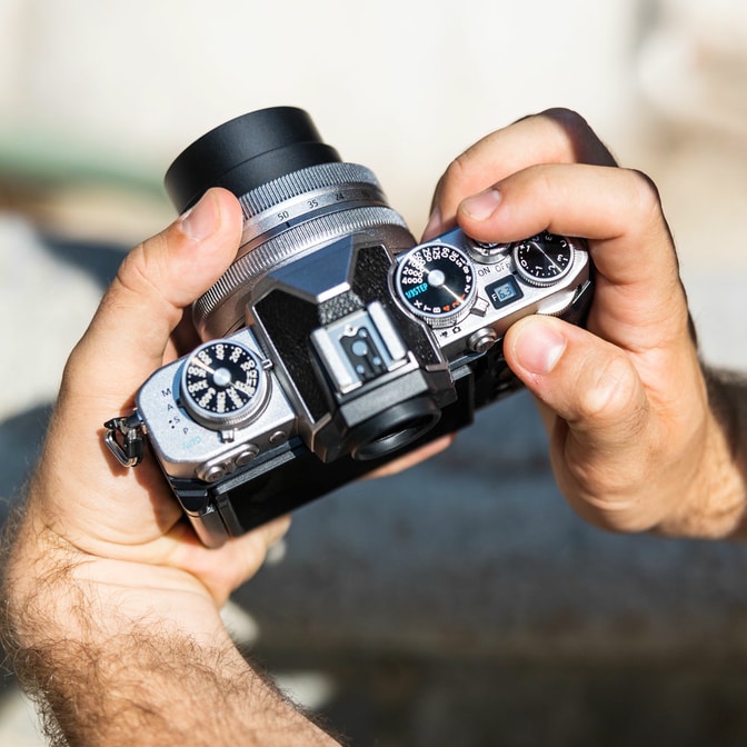 Nikon_Zfc_lifestyle_02.jpg