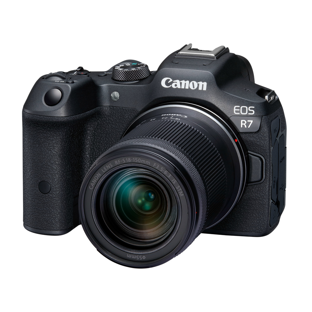 Canon_EOS_R7_Kit_18-150_03.jpeg