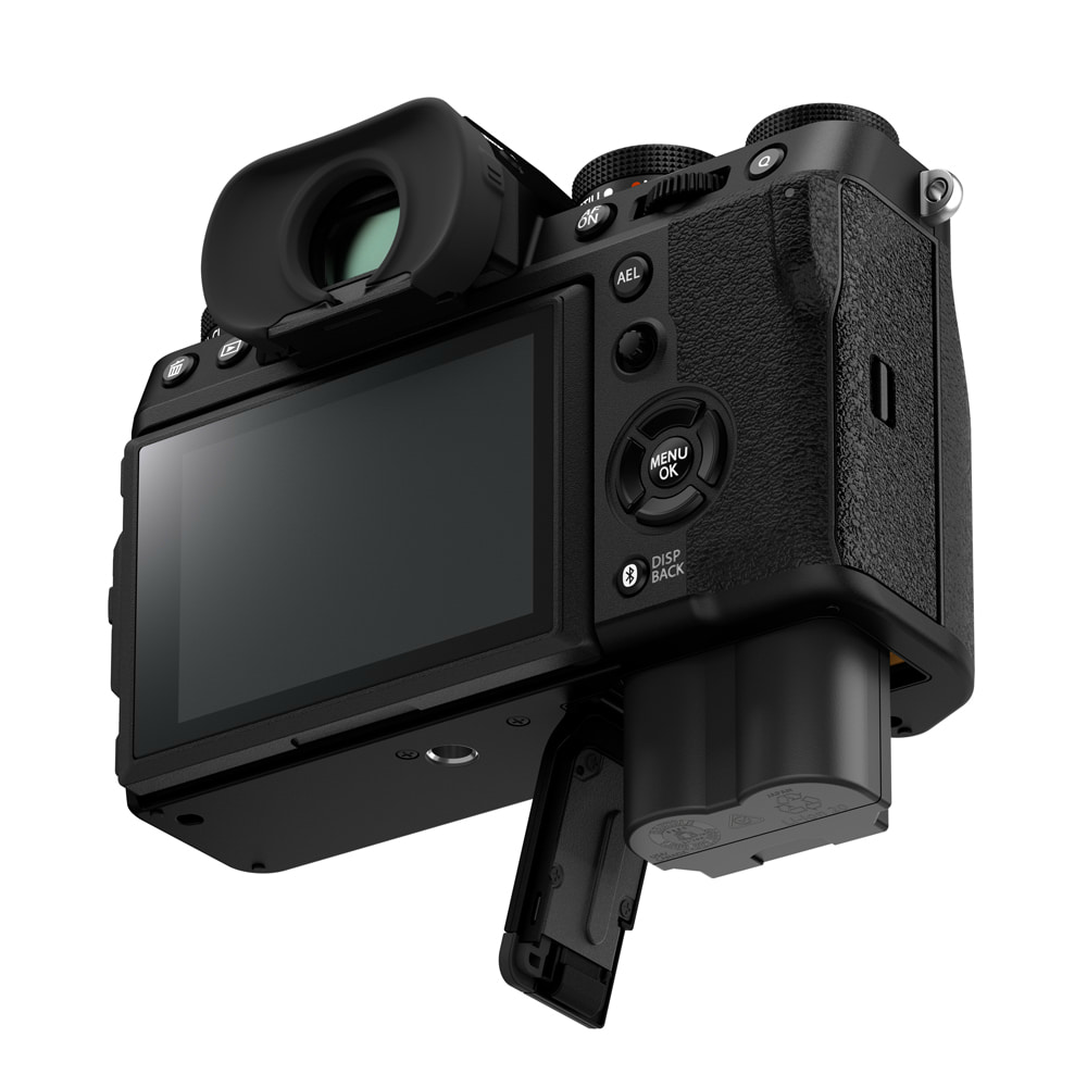 Fujifilm_X-T5_body_black_02.jpg
