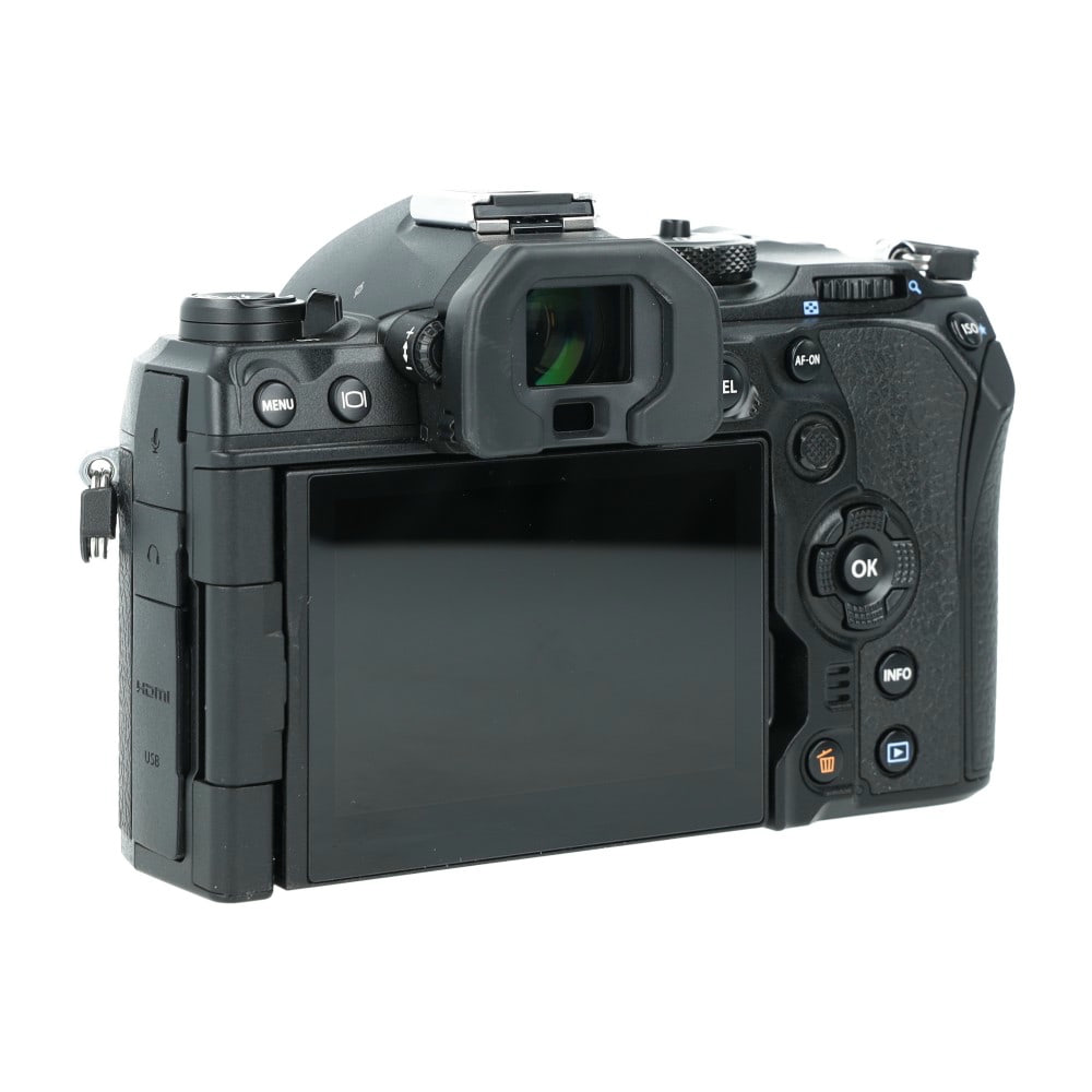 Olympus om111_3.jpg