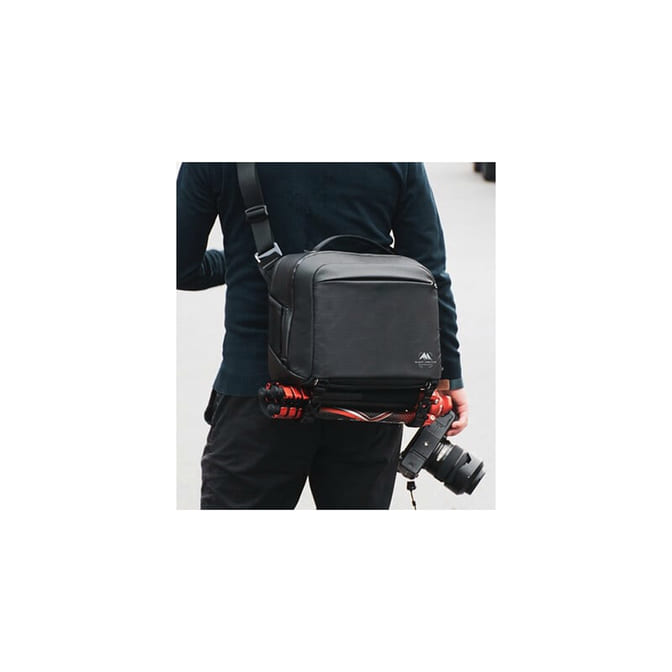 84804-BSTRAP-CHAMPAGNE-003.jpg