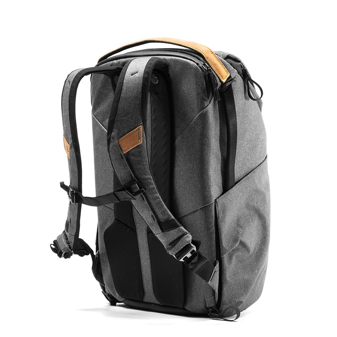 Backpack 30L grau3.jpg