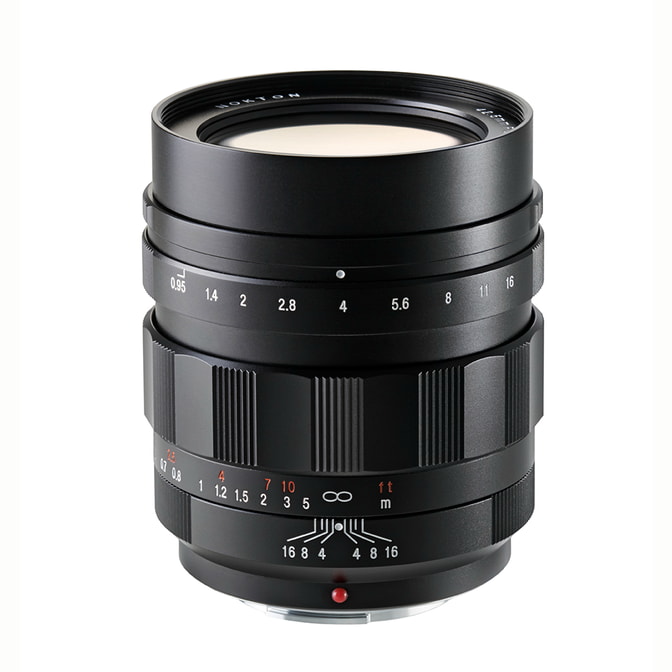 42_5mm_F0_95_Nokton_MFT_stehend.jpg