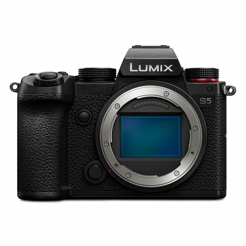 Panasonic_Lumix_S5_body_01.jpg