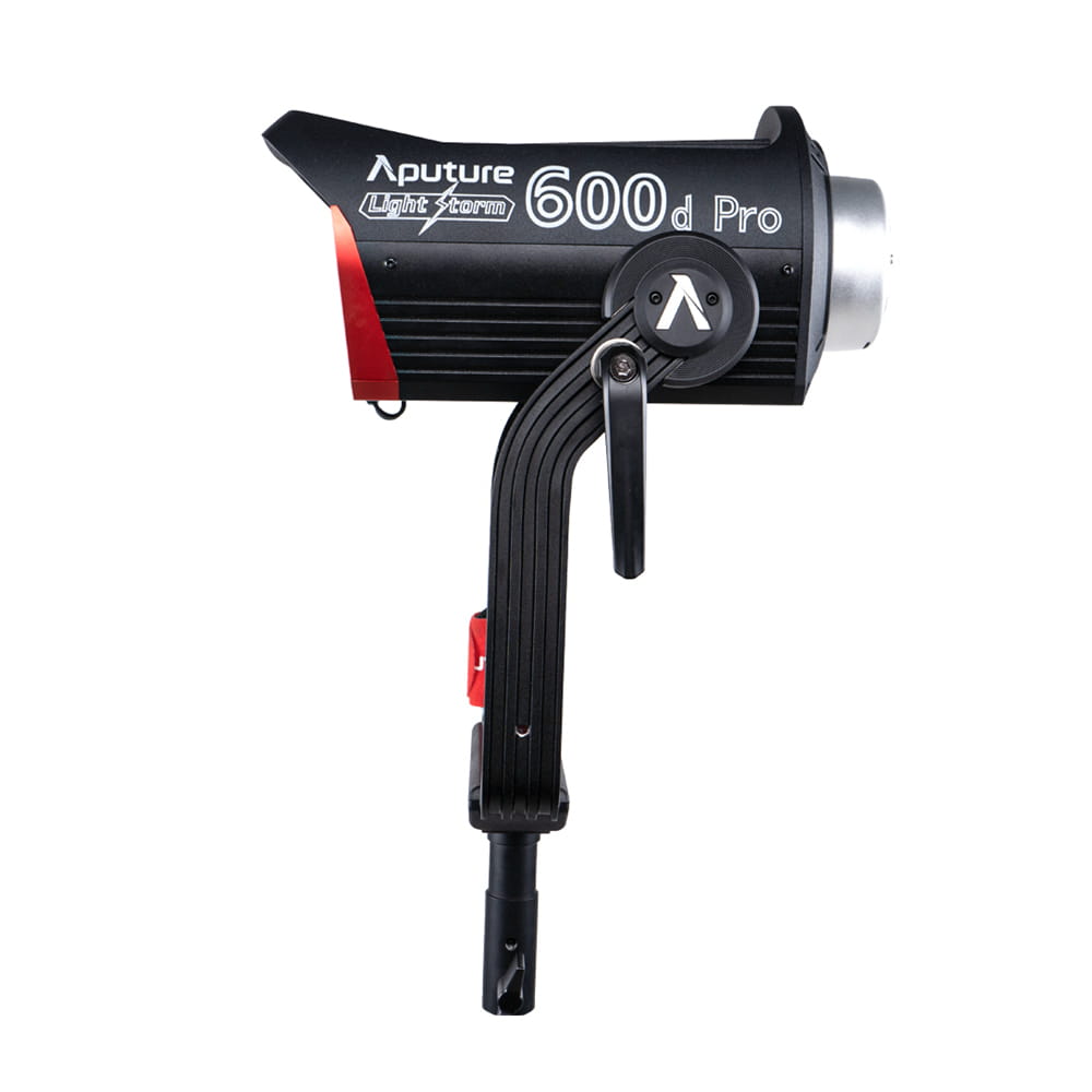 Aputure600_+.jpg