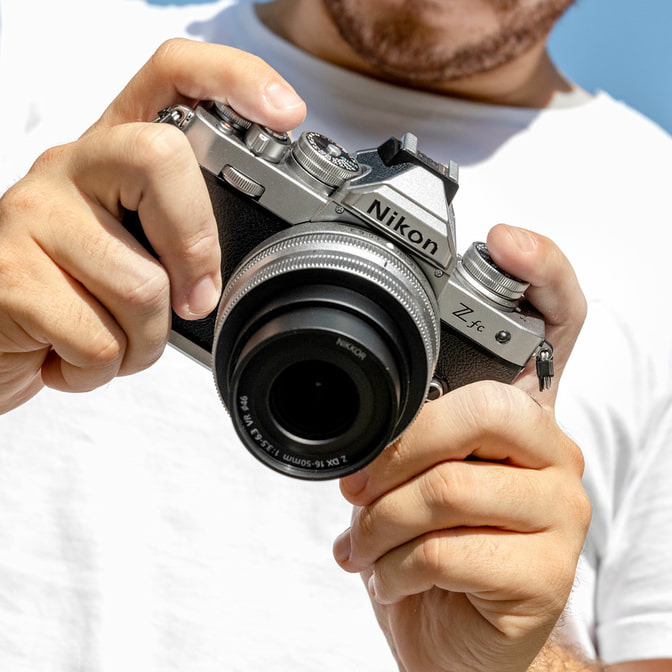 Nikon_Zfc_lifestyle_01.jpg