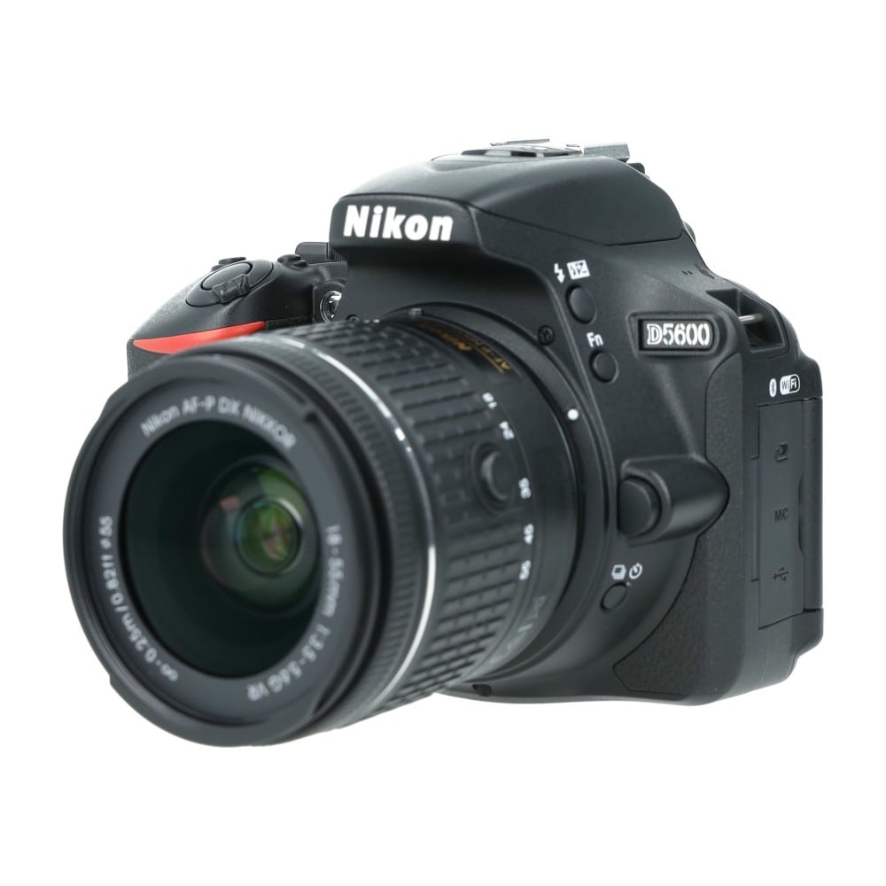 Nikon D5600 + 18-55mm_2.jpg