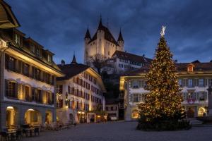 weihnächtliche Stimmung Rathausplatz Thun