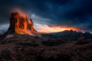 Panoramaaufnahme vom Sonnenuntergang bei den Drei Zinnen Panoramaaufnahme vom Sonnenuntergang bei den Drei Zinnen