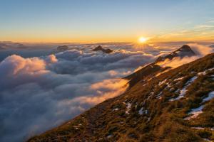 Letzte Sonnenstrahlen auf dem Brienzer Rothorn Letzte Sonnenstrahlen auf dem Brienzer Rothorn
