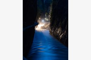 Aareschlucht by night
