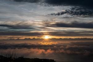 Sonnenaufgang über dem Nebelmeer Sonnenaufgang über dem Nebelmeer