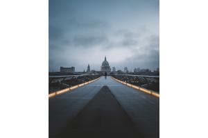 Millenium Bridge während der blauen Stunde Millenium Bridge während der blauen Stunde