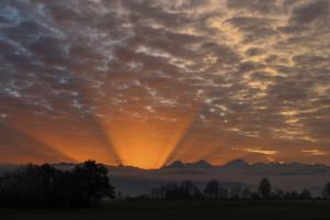 Explosion über dem Berner Oberland... Explosion über dem Berner Oberland...