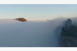 Insel im Nebelmeer Insel im Nebelmeer