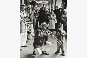 Strassenmusiker mit Nachwuchstalent