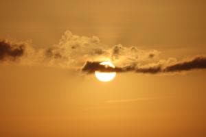 Sonne hinter einer Wolke Sonne hinter einer Wolke