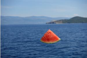 Schwebende Wassermelone