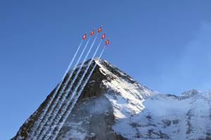 Patrouille Suisse vor der Eigernordwand