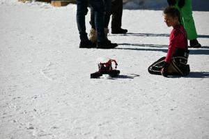 Spielen mit ferngesteuertem Pistenfahrzeug, am White Turf St. Moritz Spielen mit ferngesteuertem Pistenfahrzeug, am White Turf St. Moritz