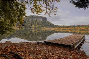 Herbstfarben am See