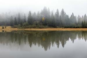 Ruhiger Herbstmorgen im Misox