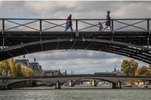 Unter sieben Brücken musst du schwimmen (Paris)