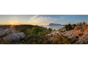 Letzte Goldstrahlen am Capo coda cavallo, Sardinien Letzte Goldstrahlen am Capo coda cavallo, Sardinien