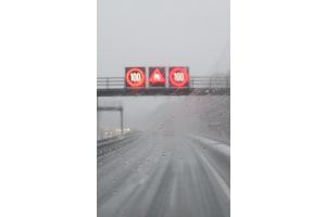 Stürmische Autobahnfahrt Stürmische Autobahnfahrt