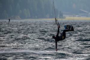 Action - Kitesurfer auf dem Silvaplanersee Action - Kitesurfer auf dem Silvaplanersee