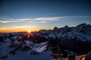 Sonnenaufgang auf dem Schilthorn Sonnenaufgang auf dem Schilthorn