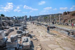 Hauptstrasse in Perge (antike Stadt in der Türkei)