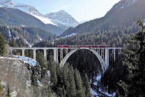 Wiesner Viadukt mit RhB Zug