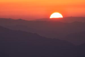 We d Sunne hingerem Jura ungergeit We d Sunne hingerem Jura ungergeit